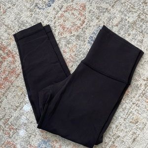 Lululemon Wunder Unders- Size 4, 28inch inseam